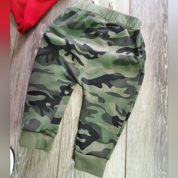 Baby Gap boys green camo joggers with kangaroo pocket Size 6-12 months - Picture 6 of 7